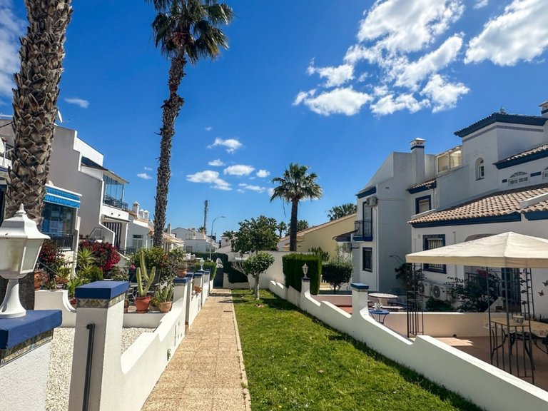 Town House for Sale in Orihuela Costa, Alicante 38