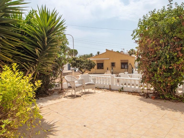Villa for Sale in Torrevieja, Alicante 2