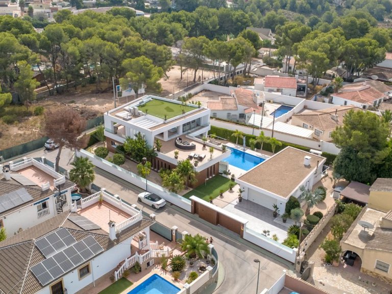 Villa for Sale in Pinar De Campoverde, Alicante 20