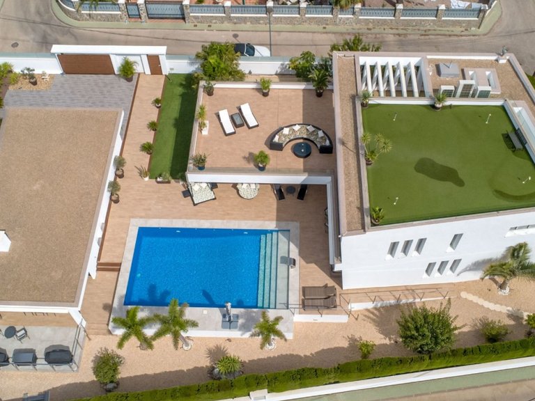 Villa for Sale in Pinar De Campoverde, Alicante 4