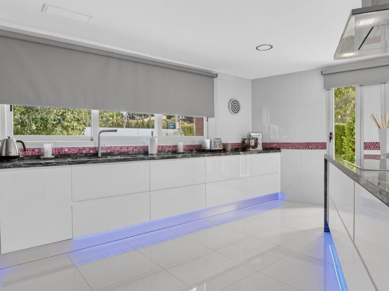 Villa for Sale in Pinar De Campoverde, Alicante 40