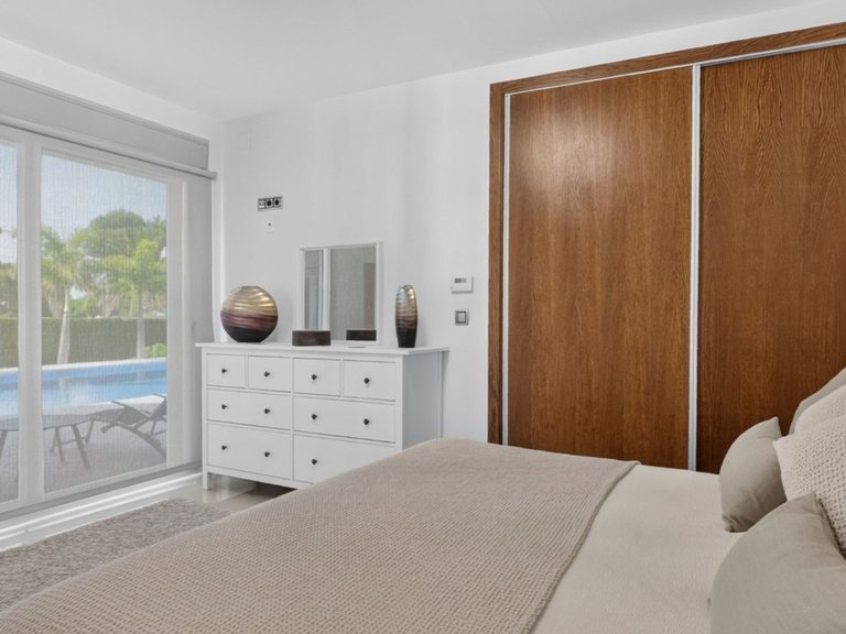Villa for Sale in Pinar De Campoverde, Alicante 47
