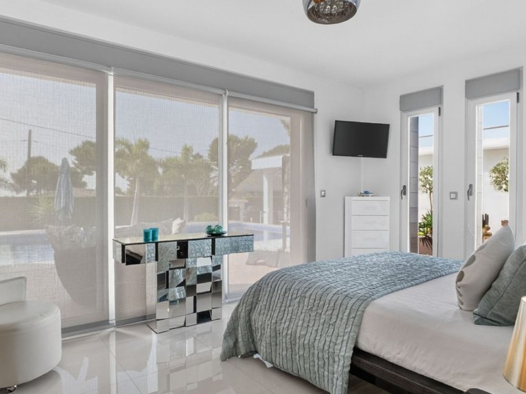 Villa for Sale in Pinar De Campoverde, Alicante 9