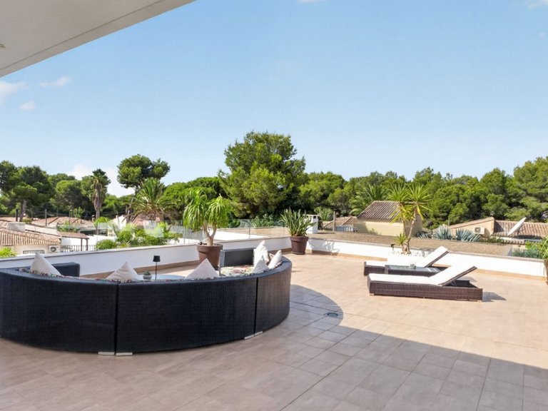 Villa for Sale in Pinar De Campoverde, Alicante 48