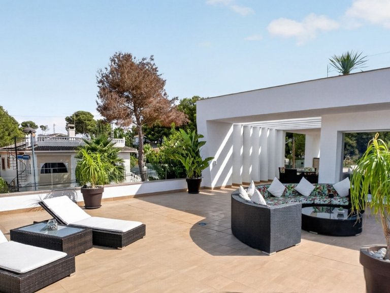 Villa for Sale in Pinar De Campoverde, Alicante 6