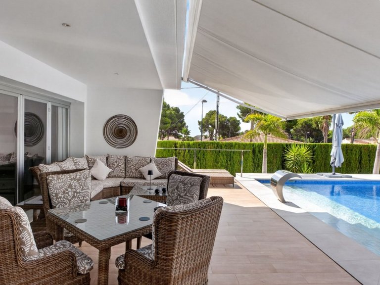 Villa for Sale in Pinar De Campoverde, Alicante 36