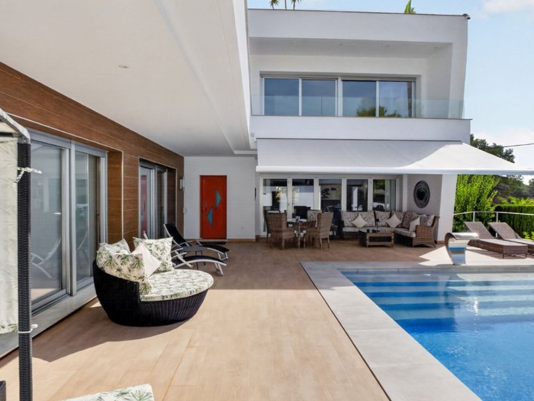 Villa for Sale in Pinar De Campoverde, Alicante 28