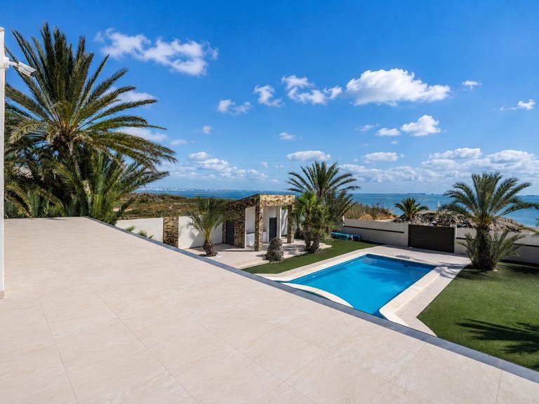 Villa for Sale in  El Carmoli Los Urrutias, Murcia 10