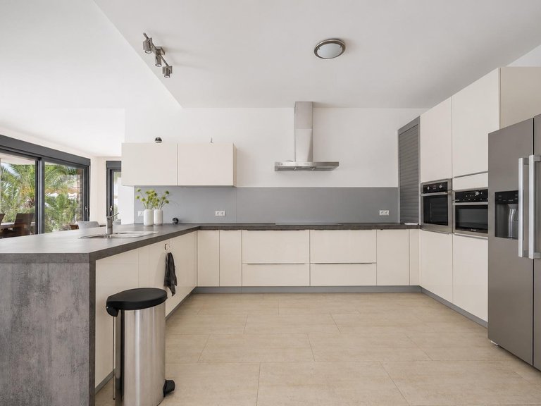 Villa for Sale in  El Carmoli Los Urrutias, Murcia 11