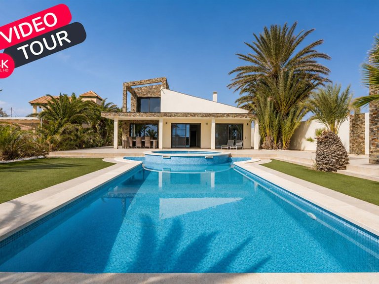 Villa for Sale in  El Carmoli Los Urrutias, Murcia 1