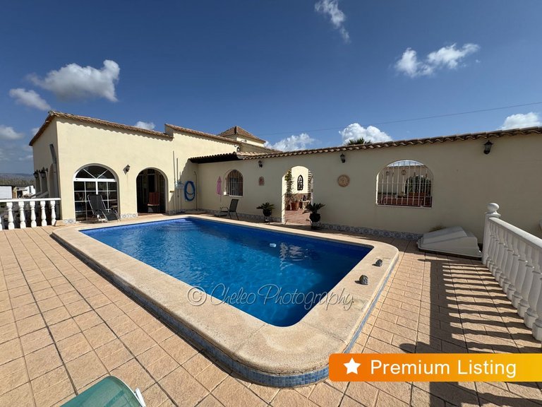 Villa for Sale in Catral, Alicante 1