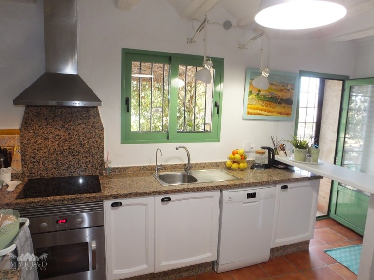 Country House for Sale in Pinoso, Alicante 8