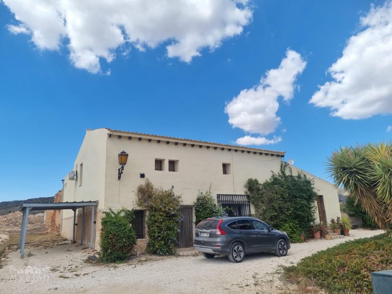 Country House for Sale in Lel, Alicante 2