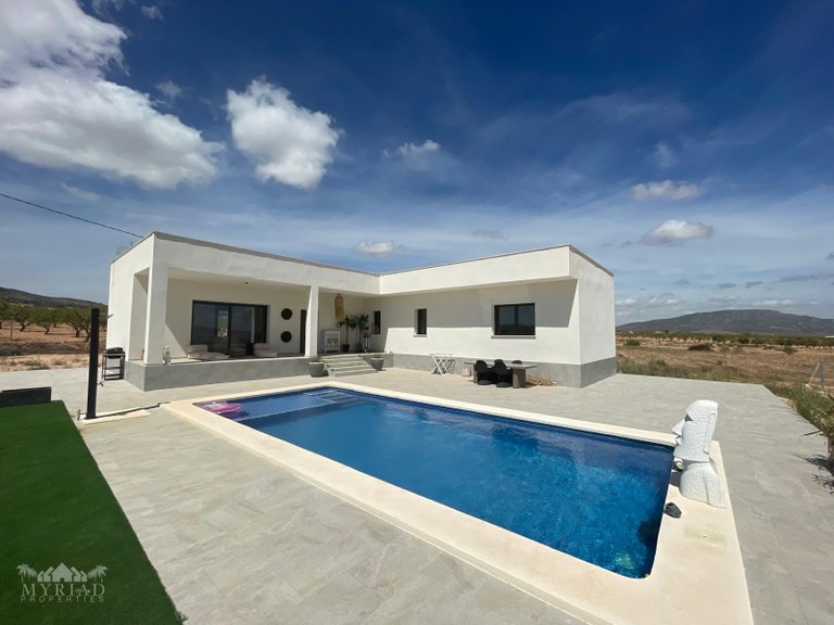 Town House for Sale in Pinoso, Alicante 2