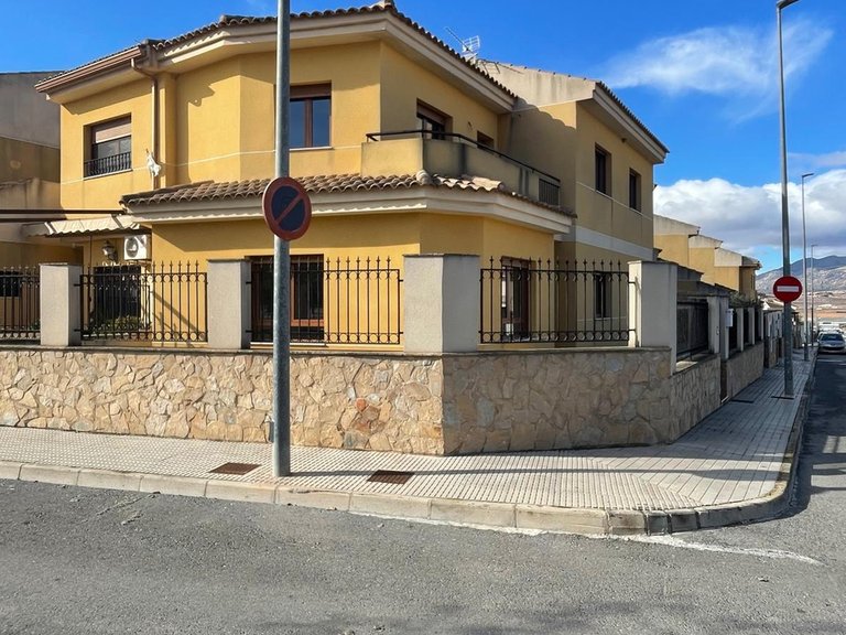 Town House for Sale in Pinoso, Alicante 1
