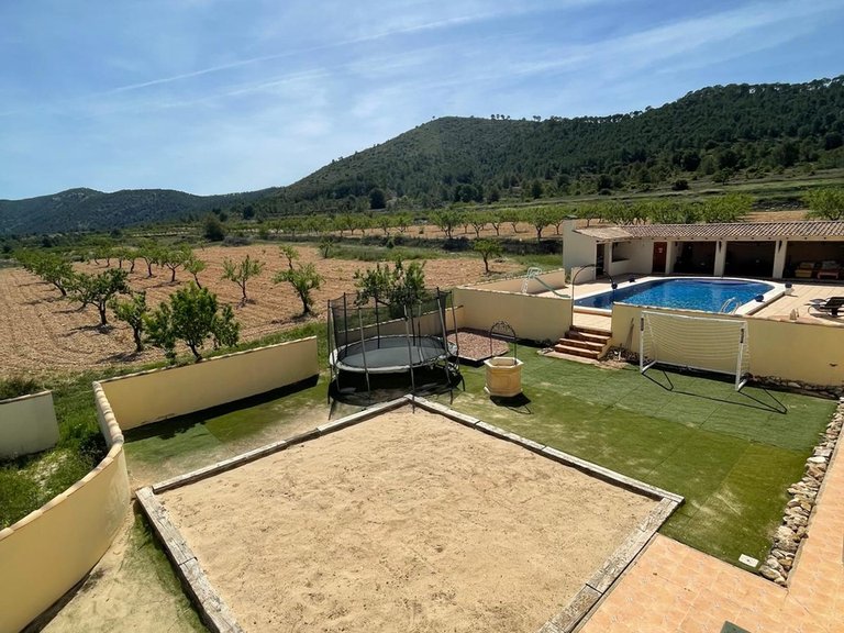 Villa for Sale in Pinoso, Alicante 41