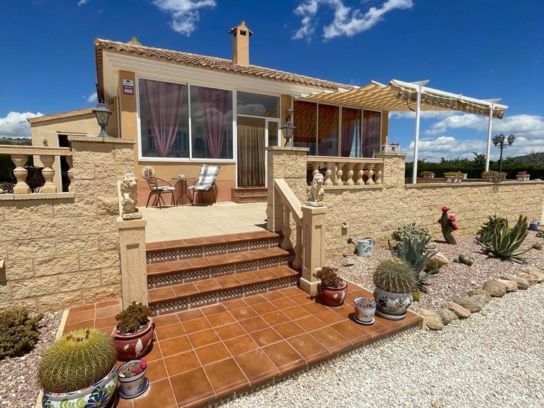 Villa for Sale in Pinoso, Alicante 3