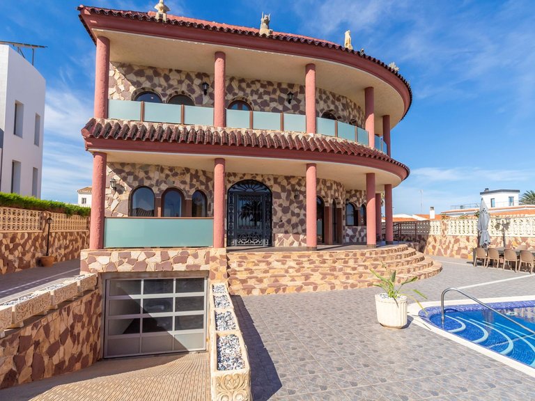 Villa for Sale in Costa Blanca La Zenia, Alicante 2