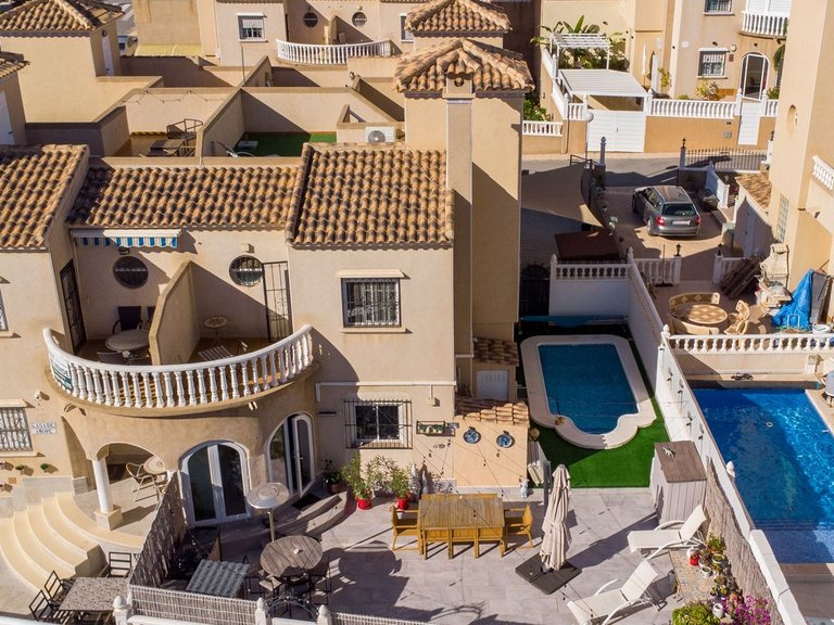 Town House for Sale in Costa Blanca Villamartin, Alicante 38
