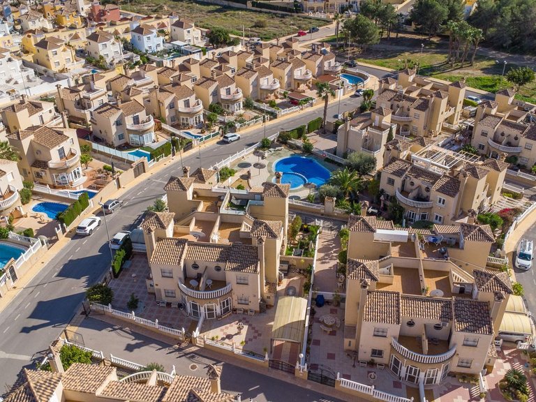 Town House for Sale in Costa Blanca Villamartin, Alicante 39