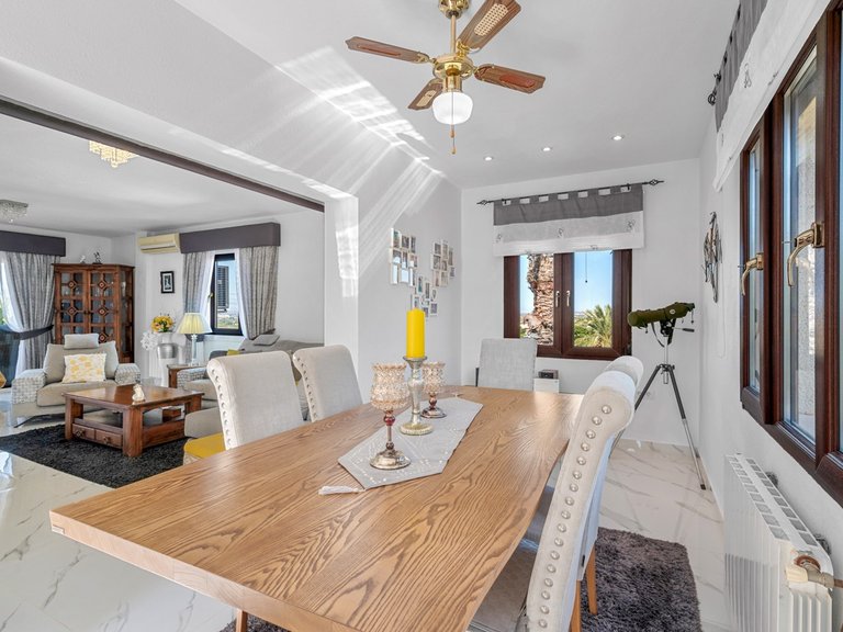 Villa for Sale in Inland Almoradi, Alicante 16