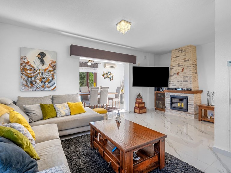 Villa for Sale in Inland Almoradi, Alicante 11