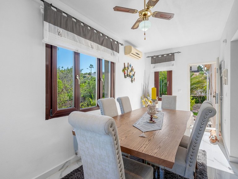 Villa for Sale in Inland Almoradi, Alicante 15