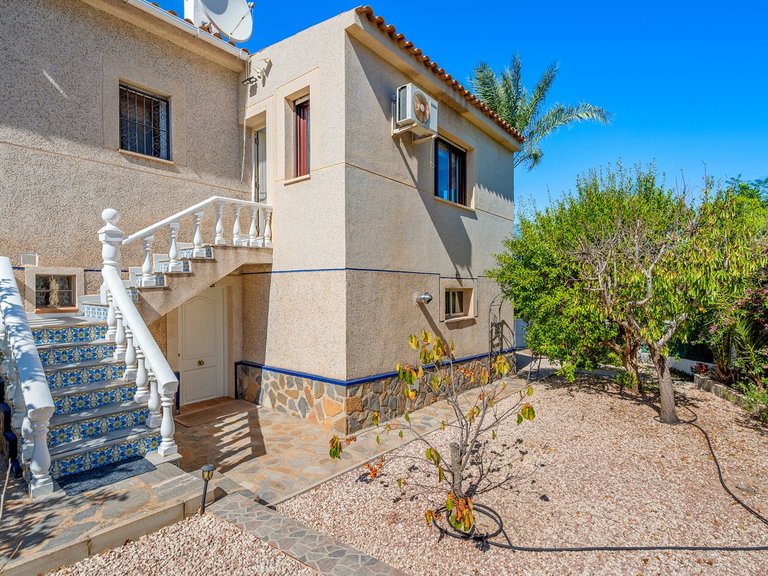Villa for Sale in Inland Almoradi, Alicante 7