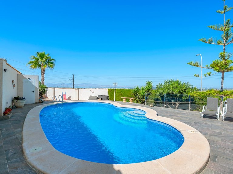 Villa for Sale in Inland Almoradi, Alicante 46
