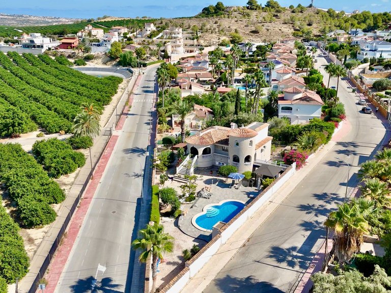Villa for Sale in Inland Almoradi, Alicante 2