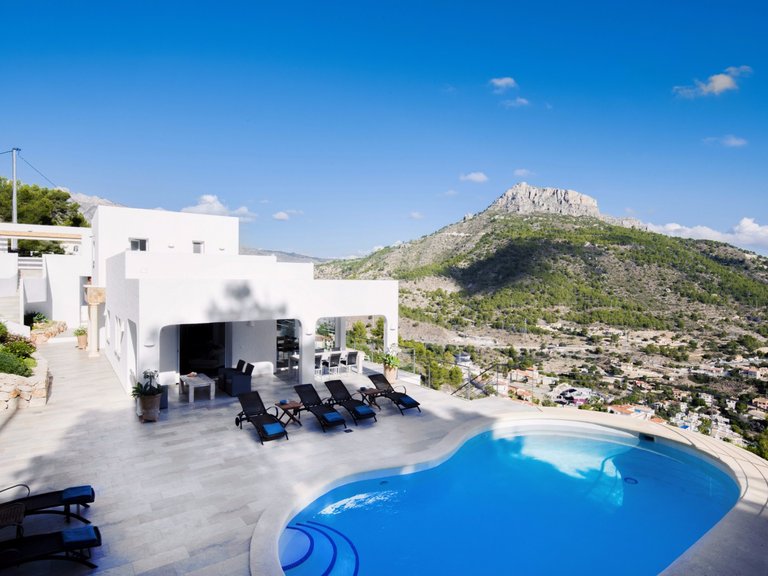 Villa for Sale in Maryvilla, Calpe, Alicante 1