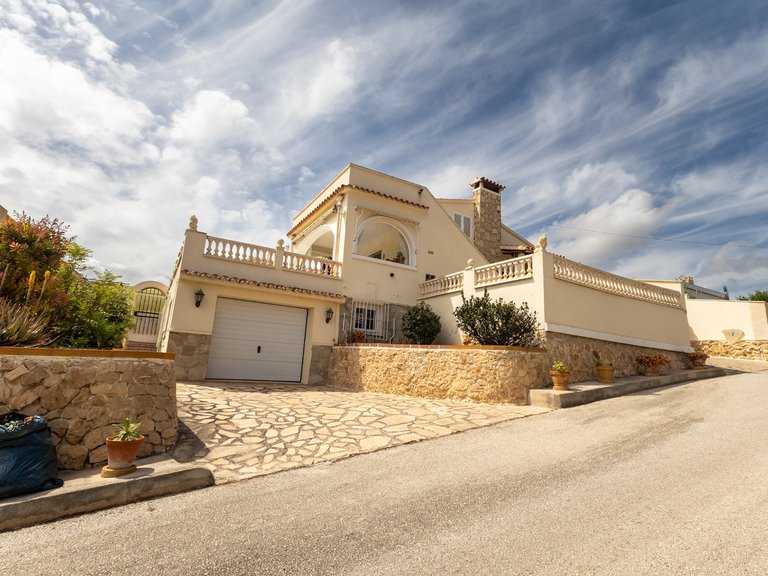 Villa for Sale in Pinar de l'Advocat, Moraira, Alicante 2