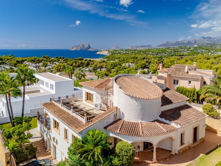 Villa for Sale in La Arnella, Moraira, Alicante 2