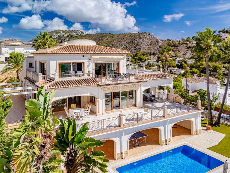 Villa for Sale in La Arnella, Moraira, Alicante 1