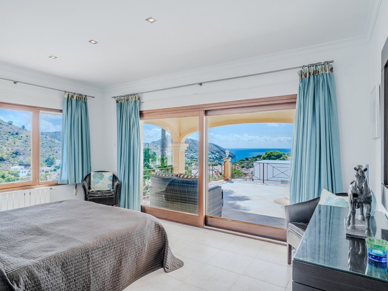 Villa for Sale in La Arnella, Moraira, Alicante 7