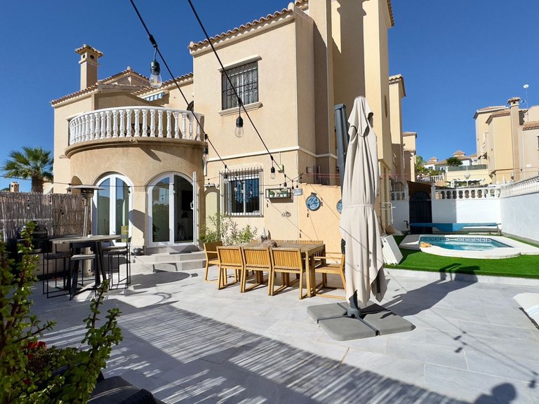 Villa for Sale in Costa Blanca Orihuela Costa, Alicante 10