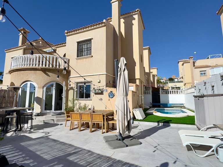 Villa for Sale in Costa Blanca Orihuela Costa, Alicante 1