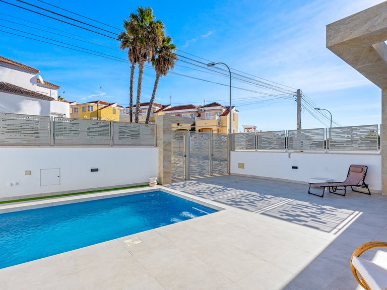 Villa for Sale in Costa Blanca Orihuela Costa, Alicante 16