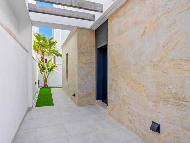 Villa for Sale in Costa Blanca Orihuela Costa, Alicante 32