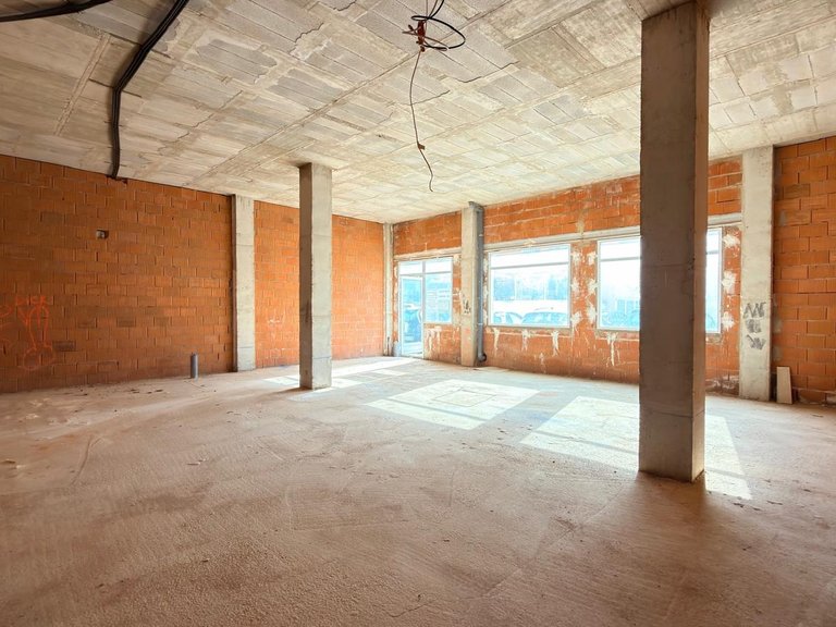 Commercial for Sale in Villamartin, Alicante 2