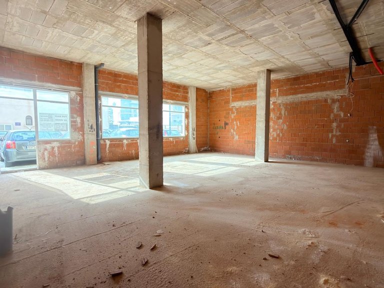 Commercial for Sale in Villamartin, Alicante 3