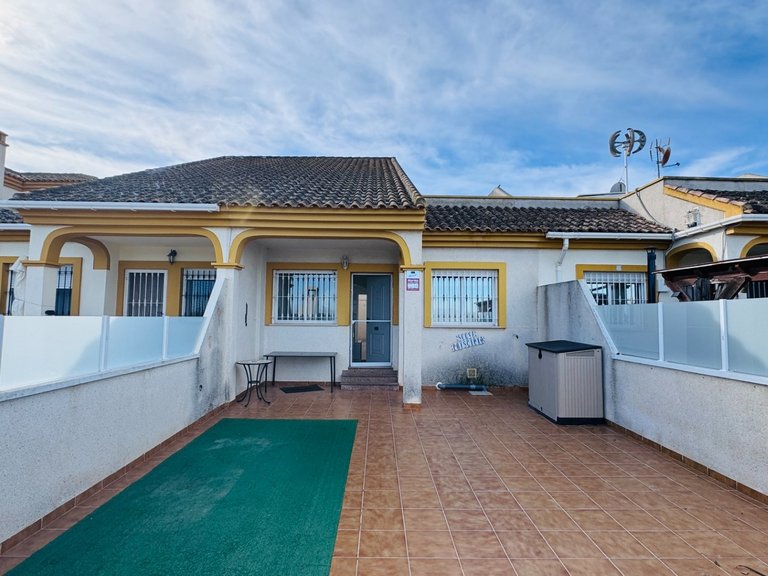 Town House for Sale in Daya Nueva, Alicante 1