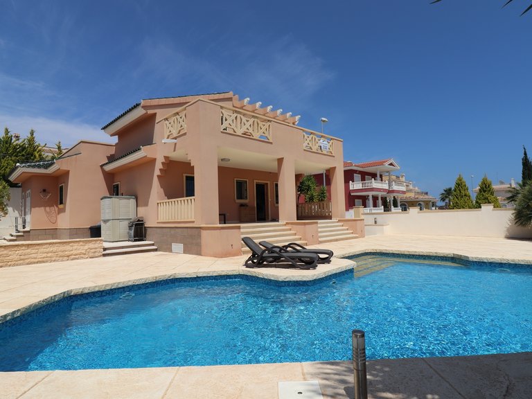 Villa for Sale in Rojales, Alicante 1