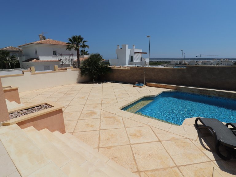 Villa for Sale in Rojales, Alicante 4