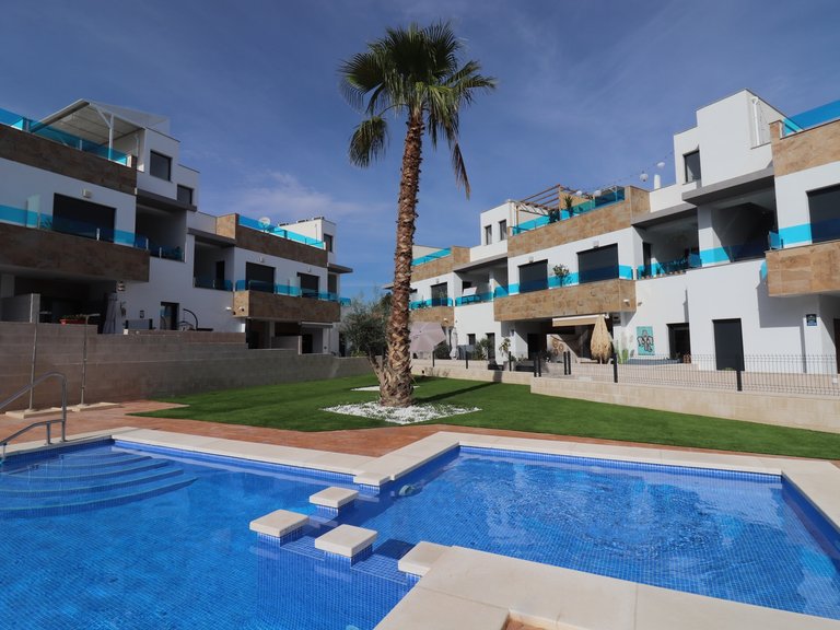 Villa for Sale in Bigastro, Alicante 1