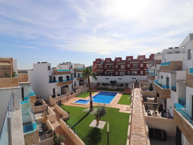 Villa for Sale in Bigastro, Alicante 13