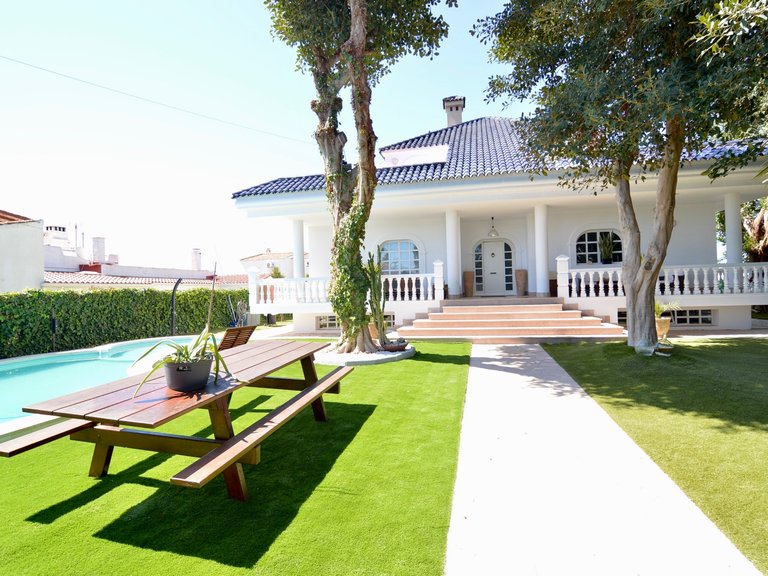 Villa for Sale in Torrevieja, Alicante 1