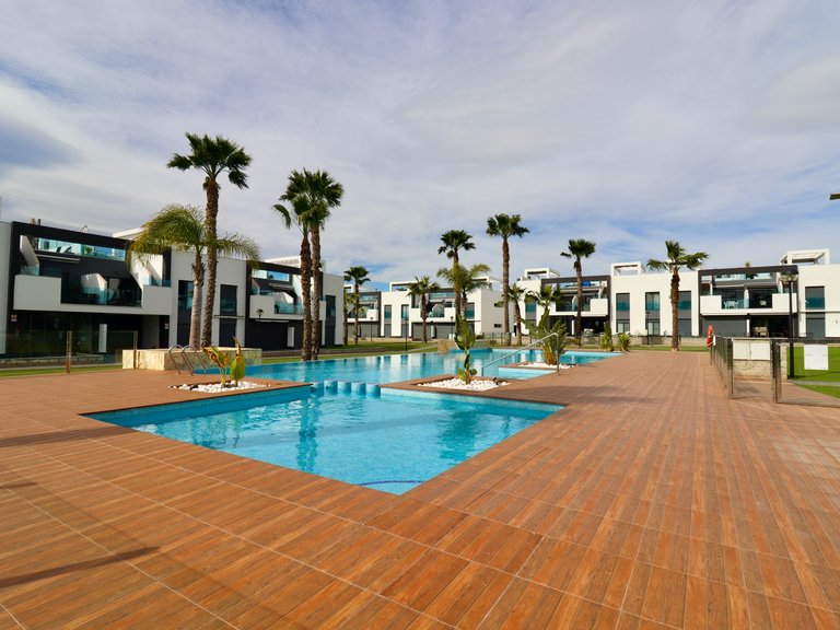 Apartment for Sale in El Raso, Alicante 2