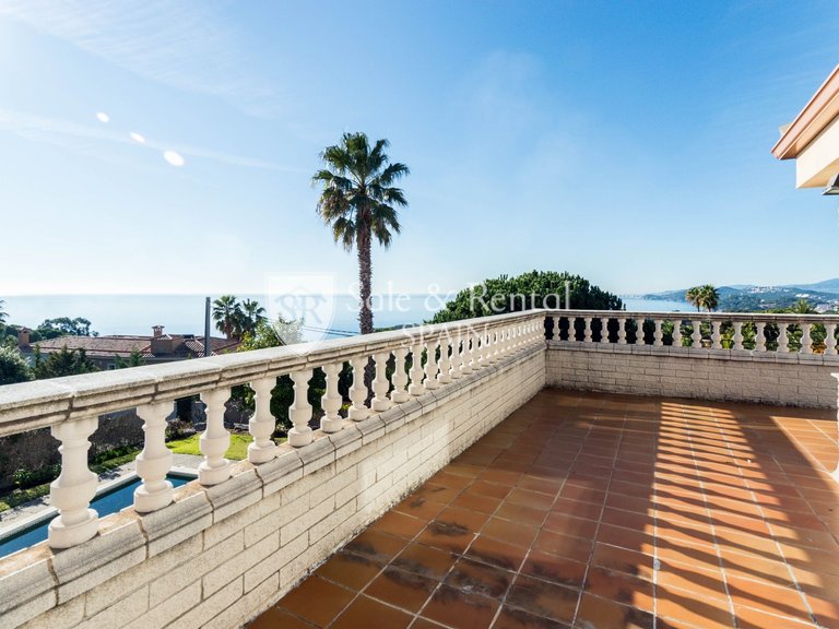 Villa for Sale in Lloret De Mar, Gerona 29