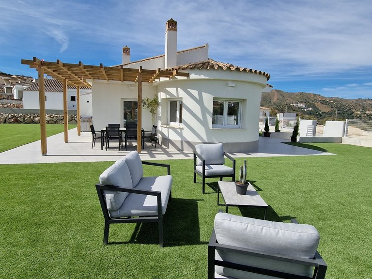 Villa for Sale in Vinuela, Malaga 1